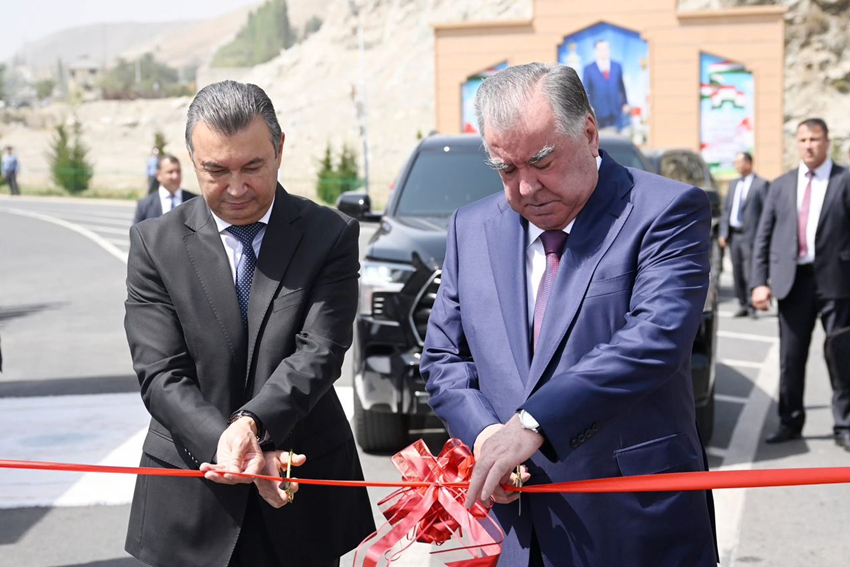 20250901561306.jpg 20250826 奧塔公路正式通車 圖1:總統(tǒng)總理剪彩_副本.jpg